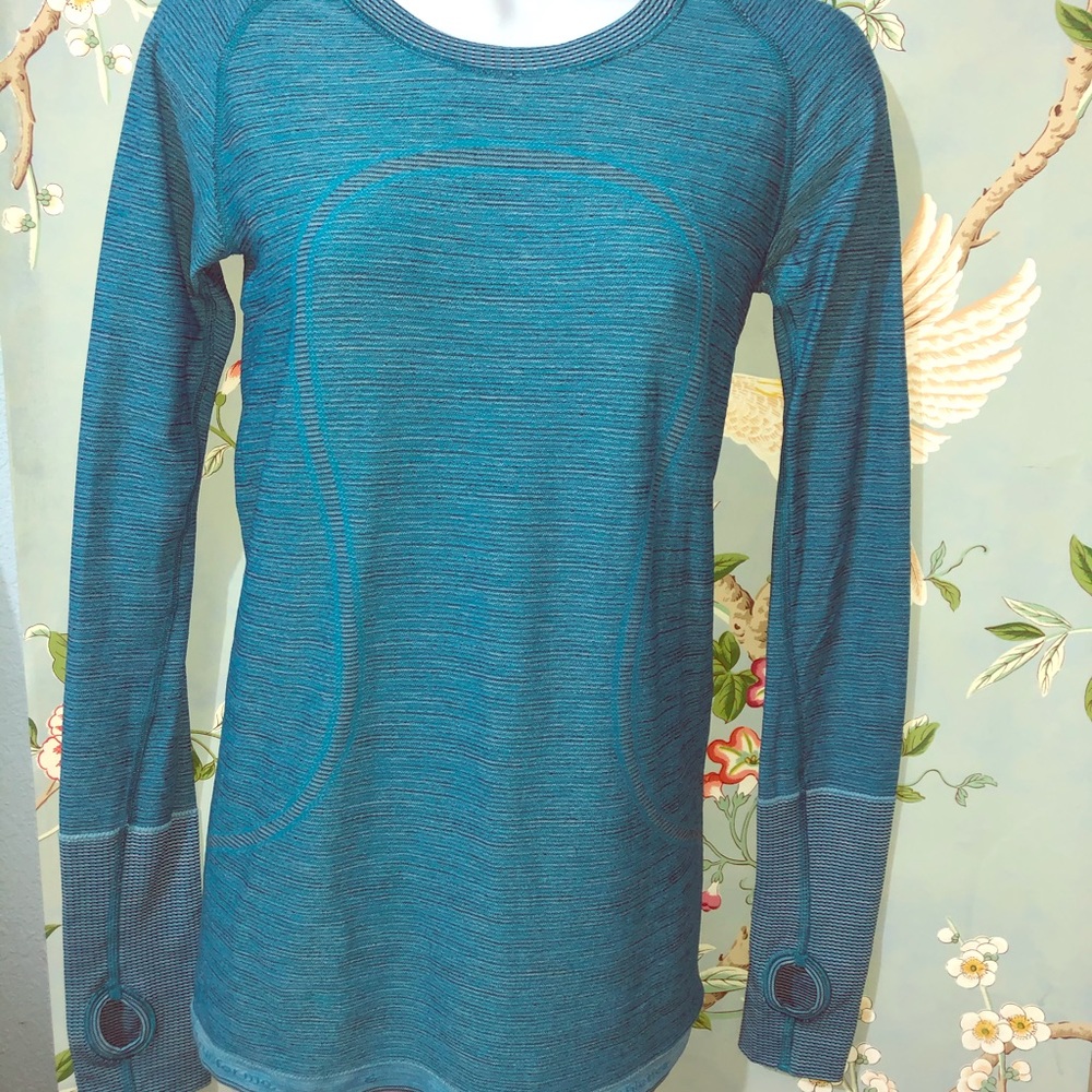 Lululemon Athletic top